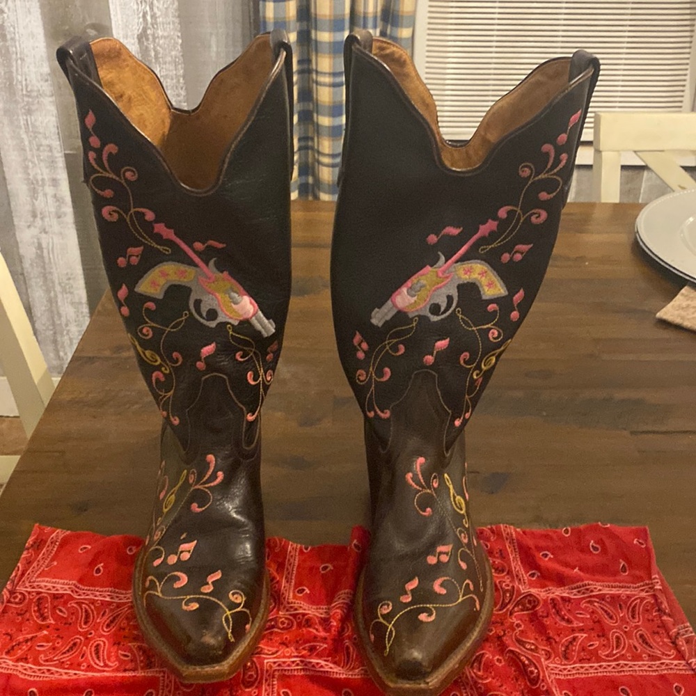 Women’s cowboy boots sz 7